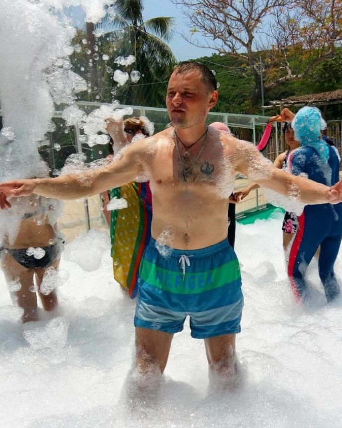 Пенная вечеринка от парней и их сучек