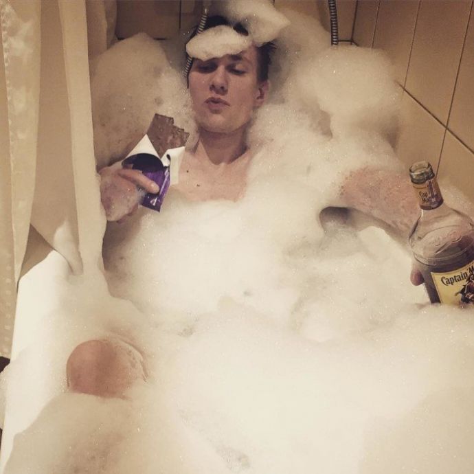 Пенная вечеринка от парней и их сучек