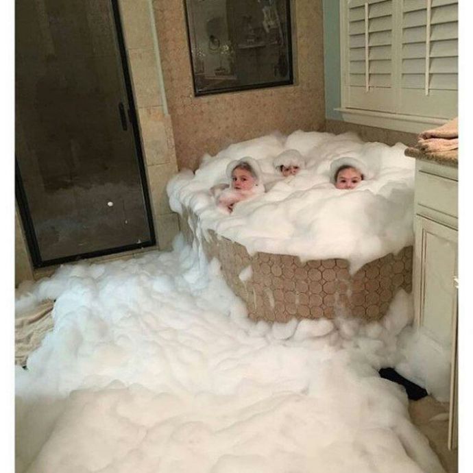 Пенная вечеринка от парней и их сучек