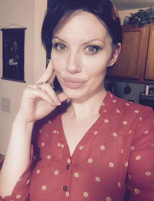 Анджелина Джоли и её двойник Анджелина Джоли и её двойник