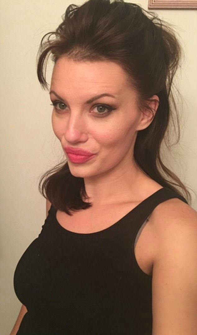 Анджелина Джоли и её двойник Анджелина Джоли и её двойник