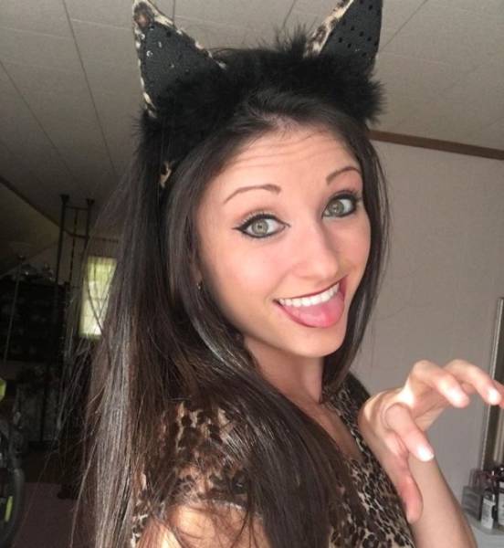 Девушки дурачатся Девушки дурачатся