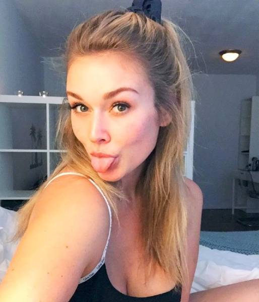 Девушки дурачатся Девушки дурачатся