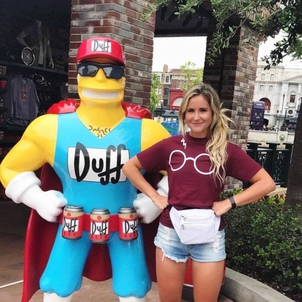 Девушки дурачатся Девушки дурачатся