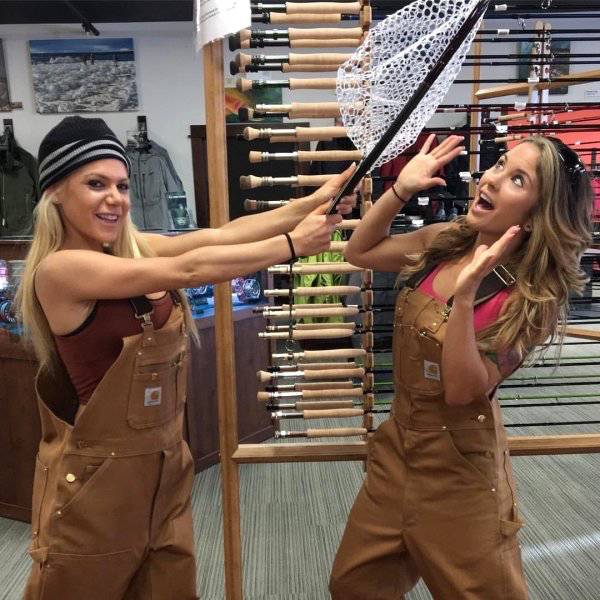 Девушки дурачатся Девушки дурачатся