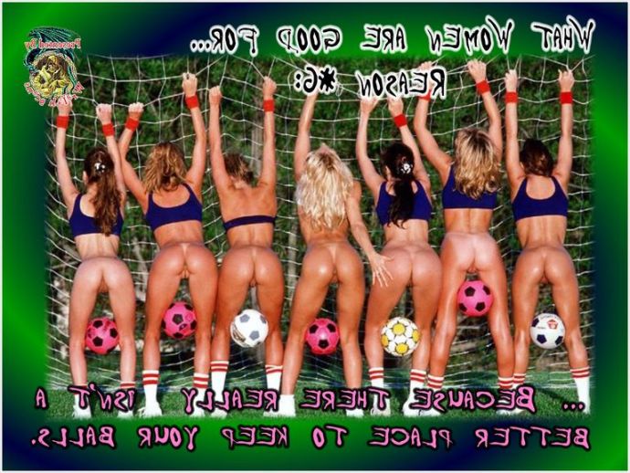 Голый вид спорта футбол со стройными развратницами