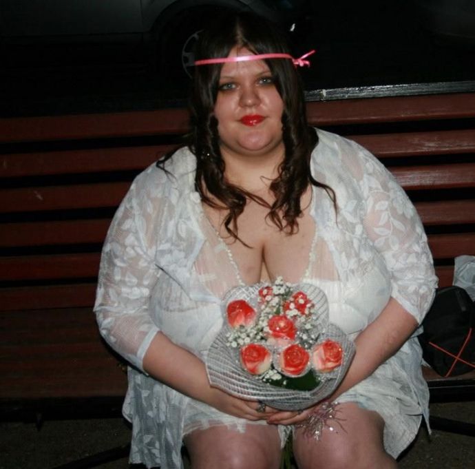 Знойная Эммануэль из ВКонтакта с внушительными сиськами