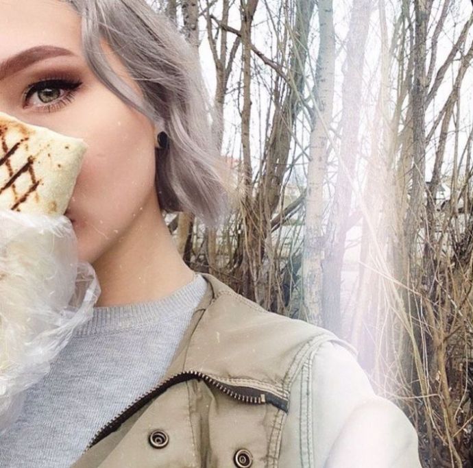 На это можно смотреть вечно – девушки и шаурма