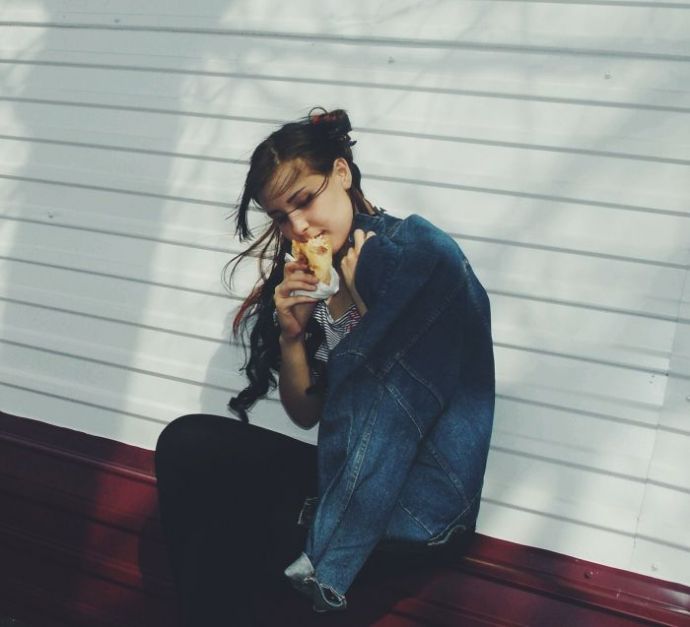 На это можно смотреть вечно – девушки и шаурма