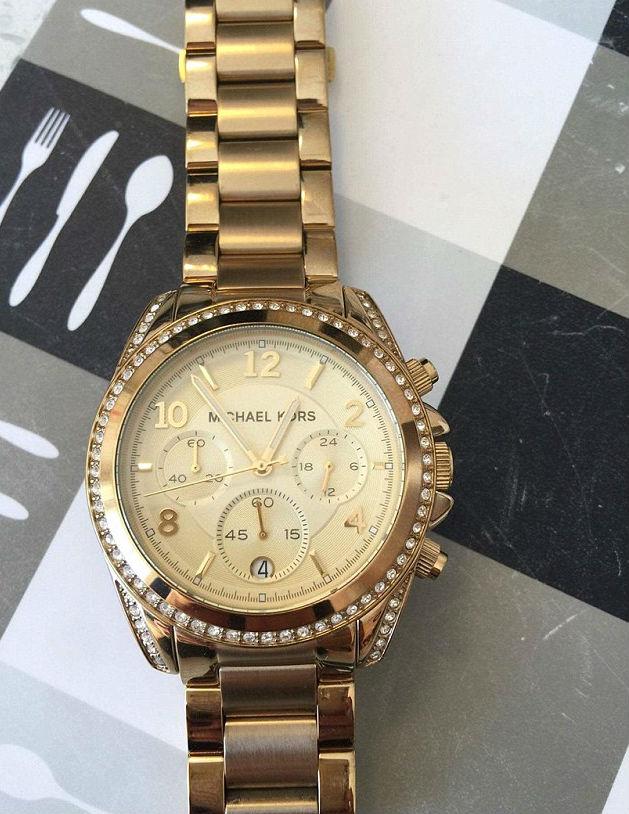 “Не проститутка, а подарили”. Что говорят девушки, живущие за счет богатых “папиков”