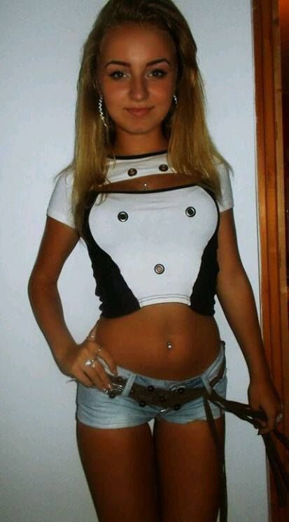 Девушки в шортах