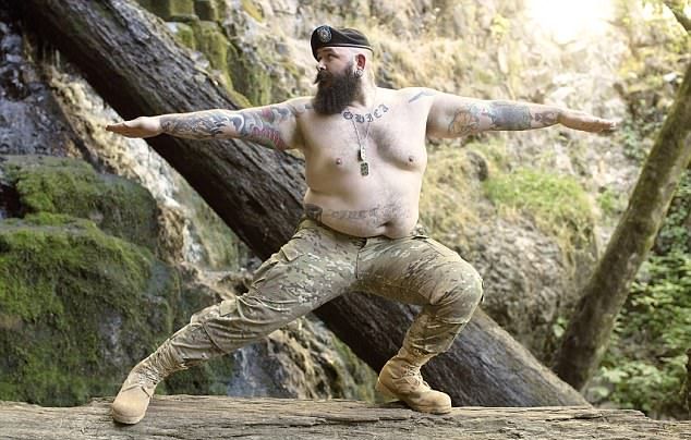 Трэш-календарь с бородатыми и пузатыми мужиками Трэш-календарь с бородатыми и пузатыми мужиками