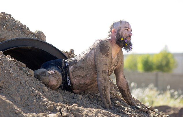 Трэш-календарь с бородатыми и пузатыми мужиками Трэш-календарь с бородатыми и пузатыми мужиками