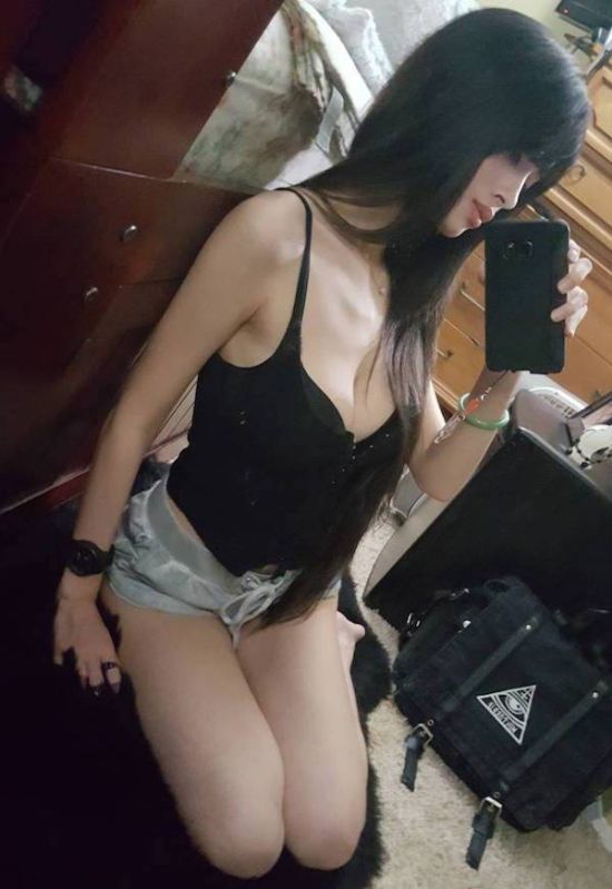 Очаровательная косплеерша Очаровательная косплеерша