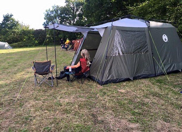 В сельской местности прошла ежегодная оргия на полтысячи человек