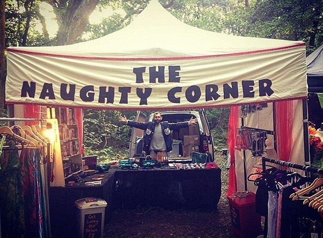 В сельской местности прошла ежегодная оргия на полтысячи человек