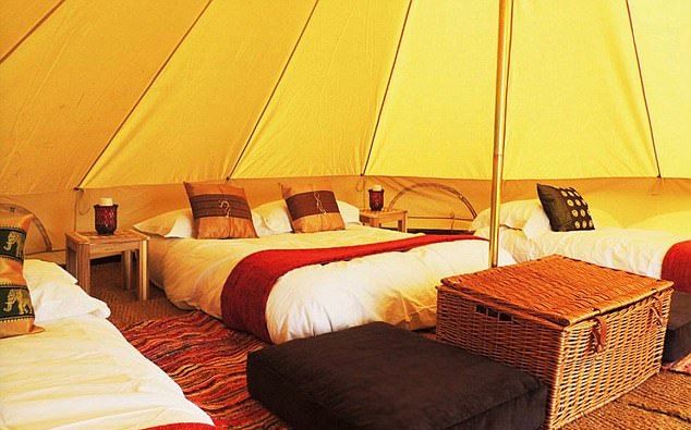 В сельской местности прошла ежегодная оргия на полтысячи человек