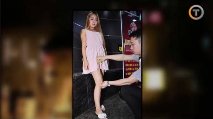 Чем короче юбка - тем больше скидка: китайский ресторан привлекает посетителей акциями