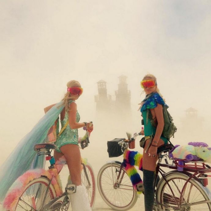 Первые фото с фестиваля Burning Man 2017