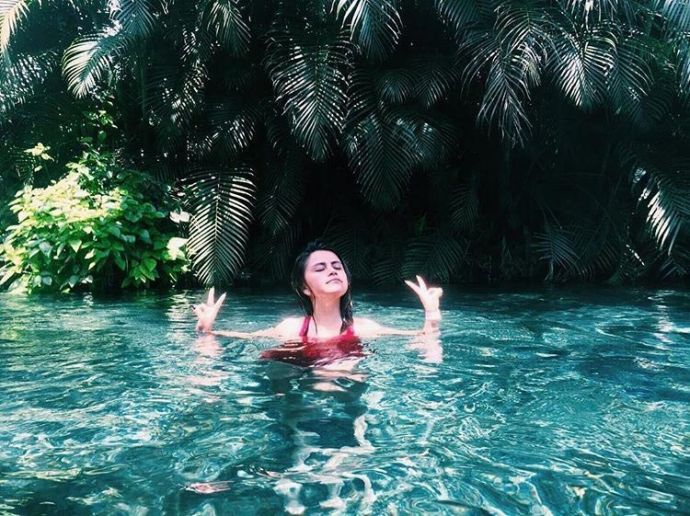 В инстаграме нашли двойника Селены Гомес и никто не может найти разницу