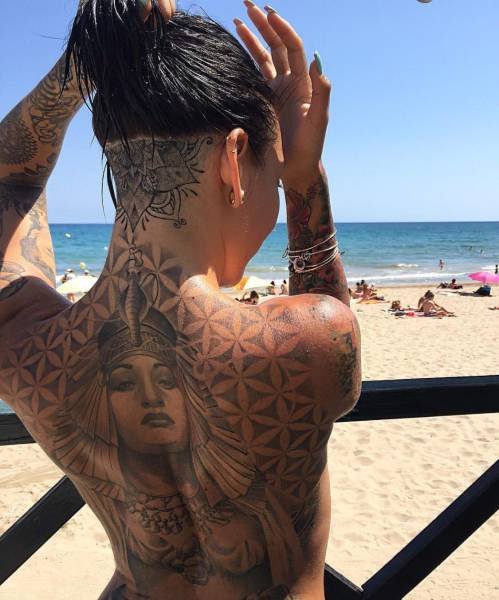 Татуировки на телах прекрасных девушек Татуировки на телах прекрасных девушек