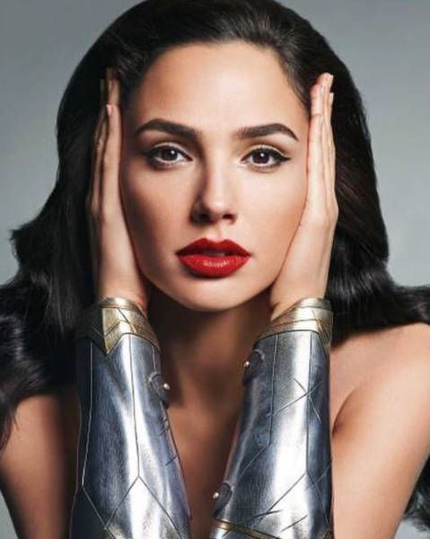 Звезды с макияжем и без