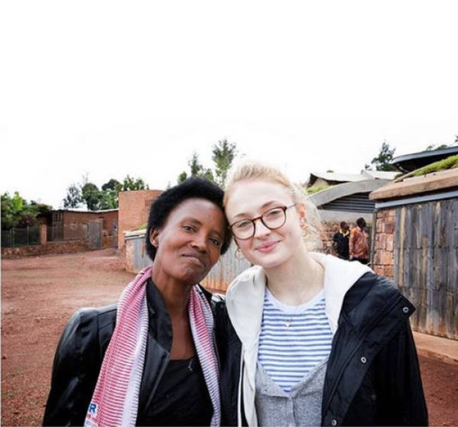 Звезды с макияжем и без