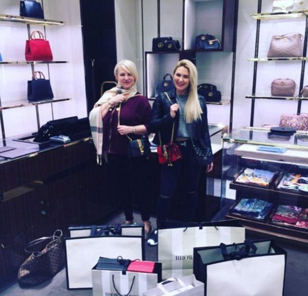 Эрин и Аоайф Макгрегор – сестры Конора Макгрегора Эрин и Аоайф Макгрегор – сестры Конора Макгрегора