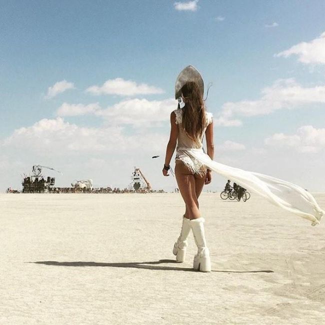 Девушки фестиваля Burning Man-2017 Девушки фестиваля Burning Man-2017