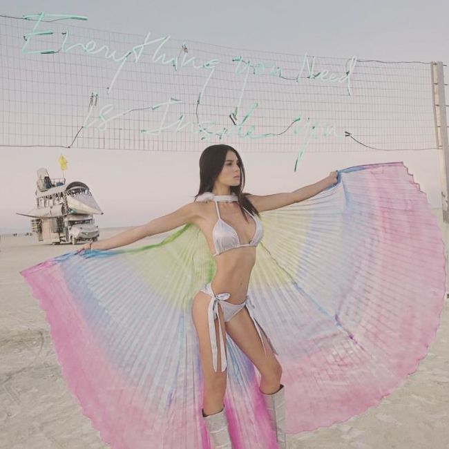 Девушки фестиваля Burning Man-2017 Девушки фестиваля Burning Man-2017
