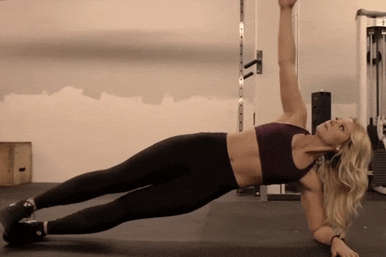 Девушки тренируются