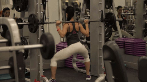 Девушки тренируются