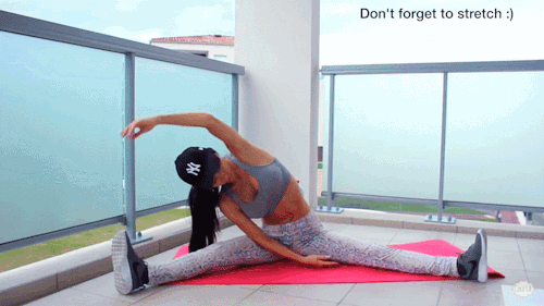 Девушки тренируются