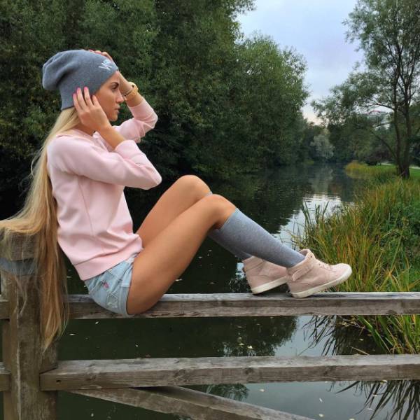 Привлекательные девушки на природе