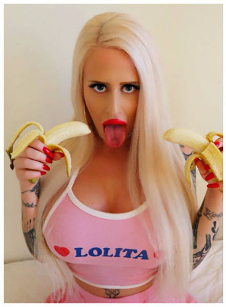 Порнозвезда Алисия Амира, которая хочет быть похожа на куклу Барби Порнозвезда Алисия Амира, которая хочет быть похожа на куклу Барби