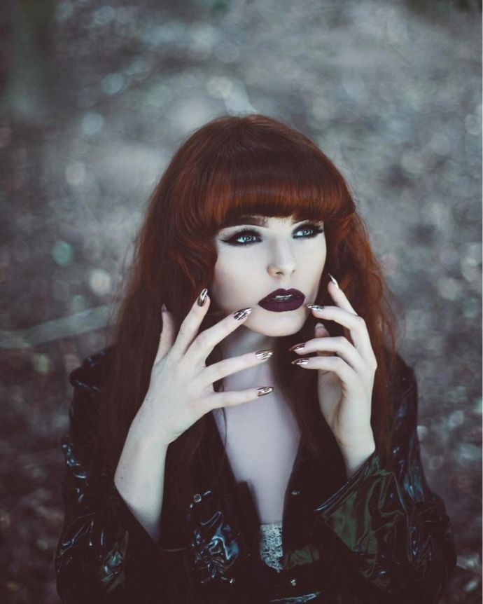 Чувственные фотографии красивых женщин на грани творчества и сексуальности