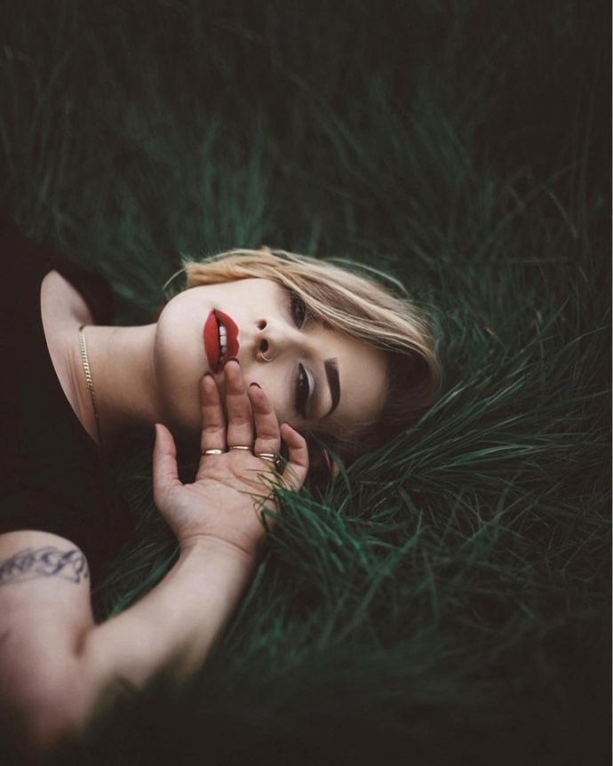 Чувственные фотографии красивых женщин на грани творчества и сексуальности
