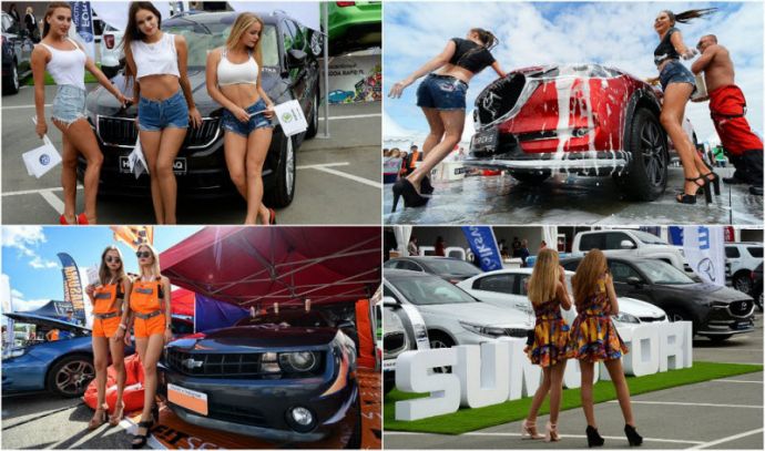 Девушки на автовыставке во Владивостоке