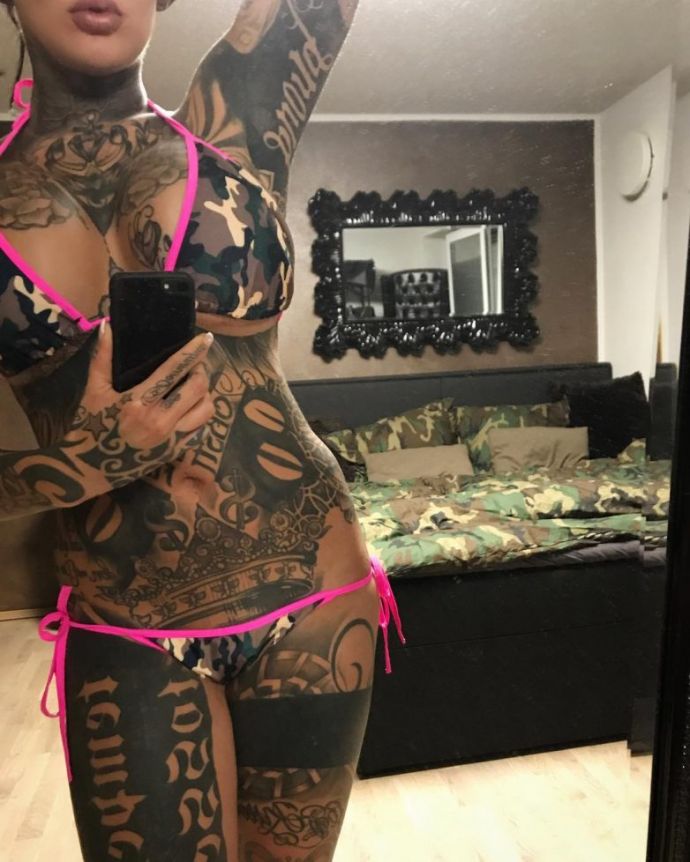 Расписная красотка одной дурёхи