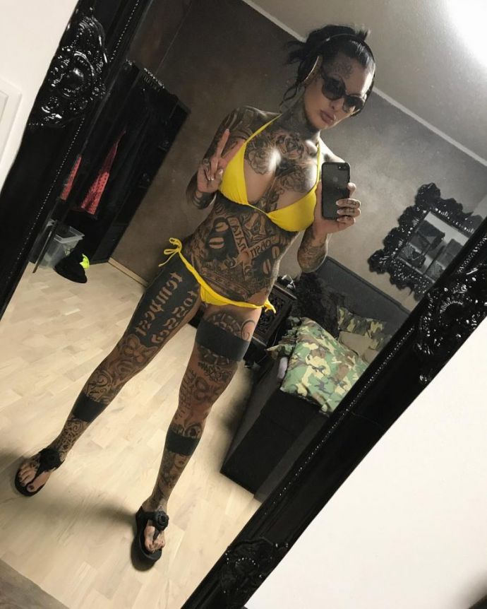 Расписная красотка одной дурёхи