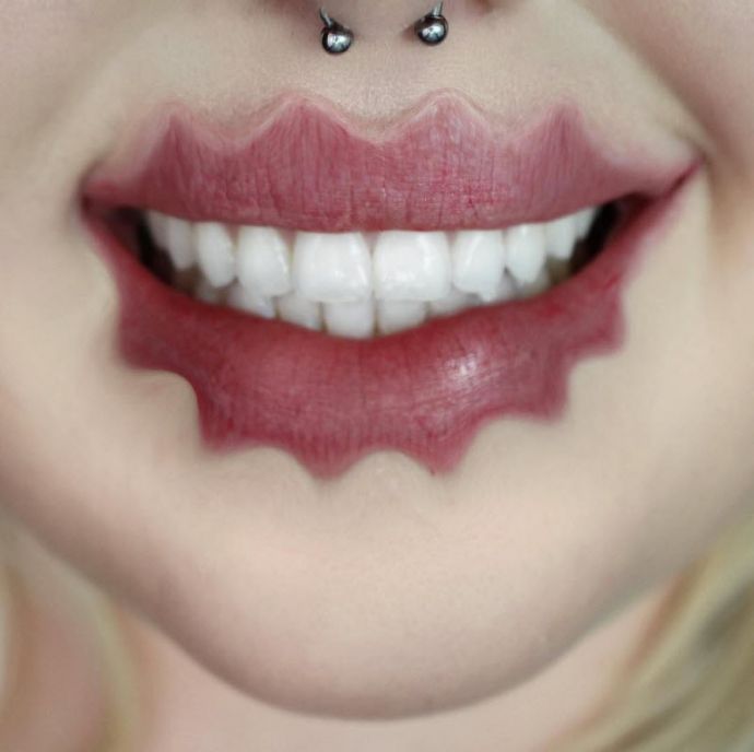 Новый модный тренд: волнистые губы