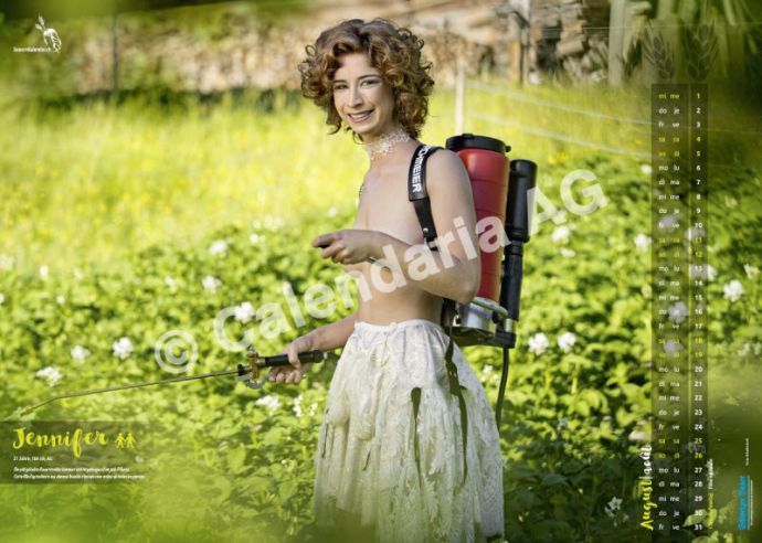 Швейцарцы выпустили эротический календарь на 2018 год