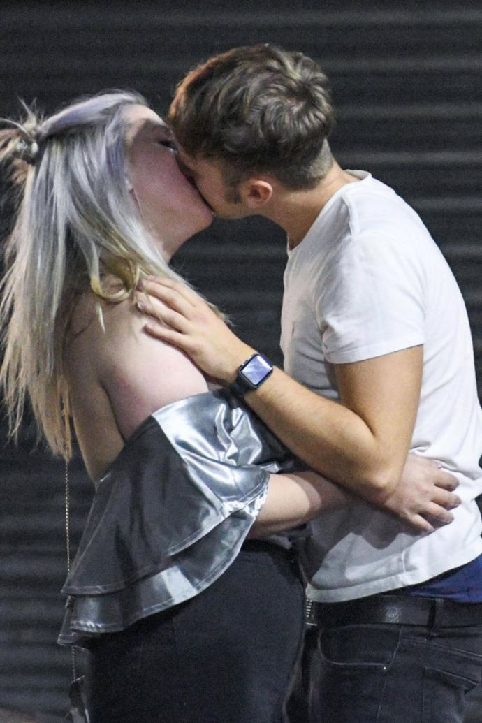 Британские первокурсники бурно отметили начало учебы