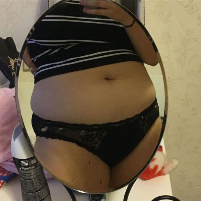 Российские девушки выкладывают свои животы в Инстаграм, призывая не стесняться своего тела