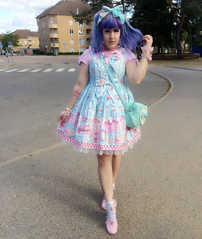 Дженнифер Джексон — шведка-живая кукла, ставшая местной достопримечательностью