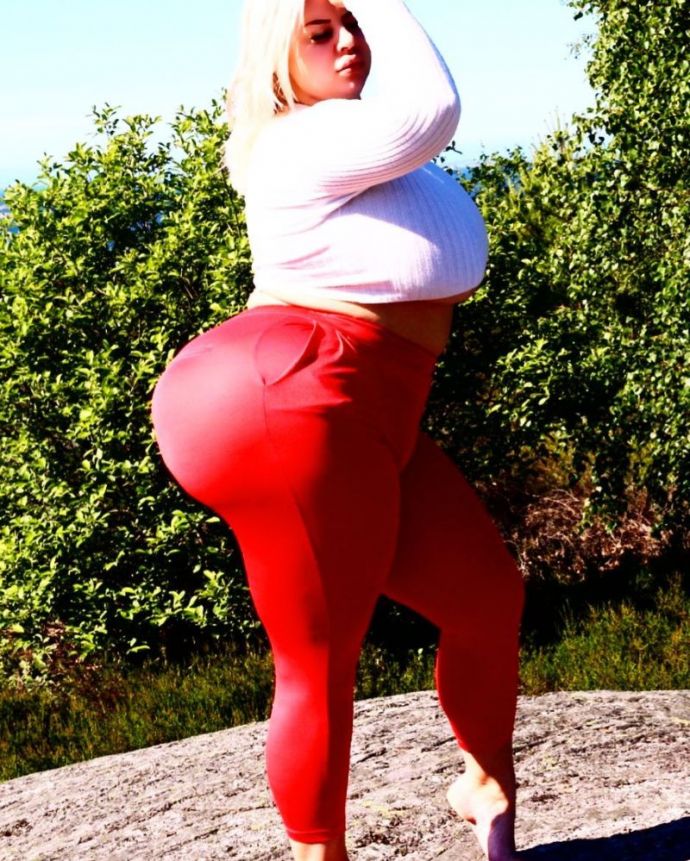 Шведская модель превратила себя в существо с чудовищной задницей