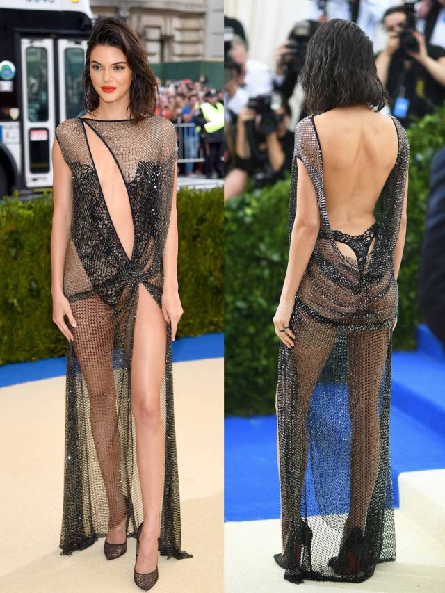 Откровенные наряды звезд Откровенные наряды звезд