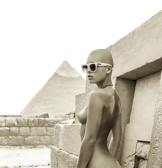 Бельгийская модель попала в египетскую тюрьму из-за обнаженной фотосессии Бельгийская модель попала в египетскую тюрьму из-за обнаженной фотосессии