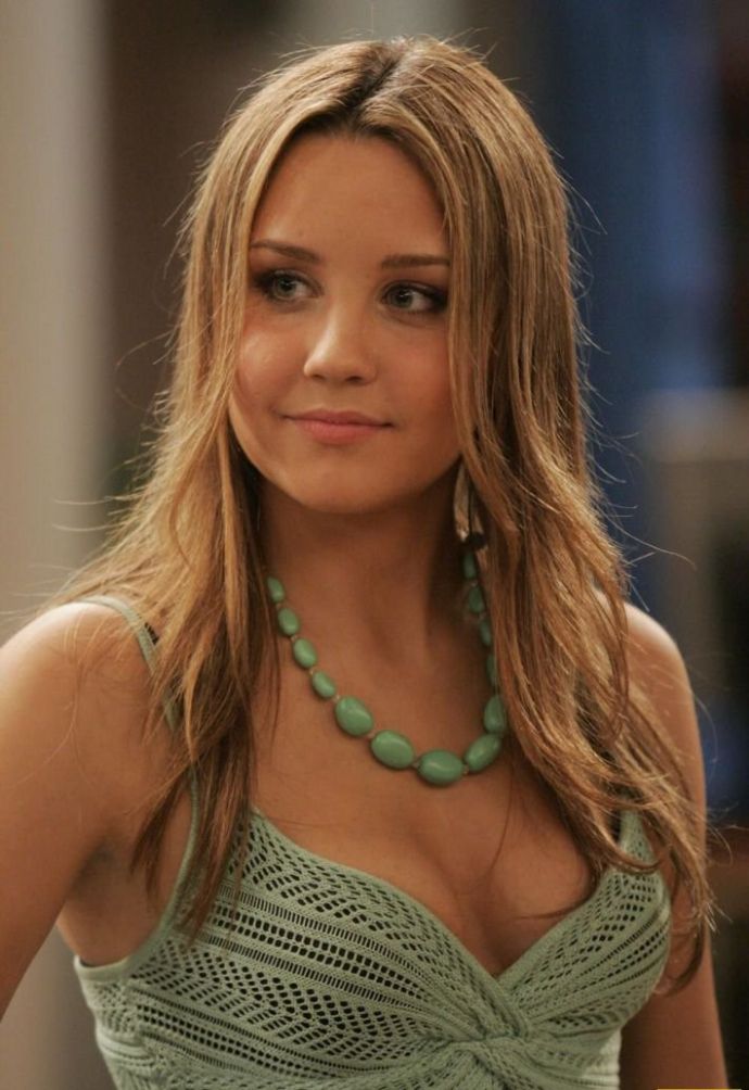 Аманда Байнс— звезда кинофильма «Она — мужчина» — сильно поправилась и стала непохожа на себя