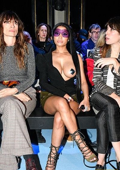 Коллекция самых откровенных нарядов звездных красавиц за текущий год